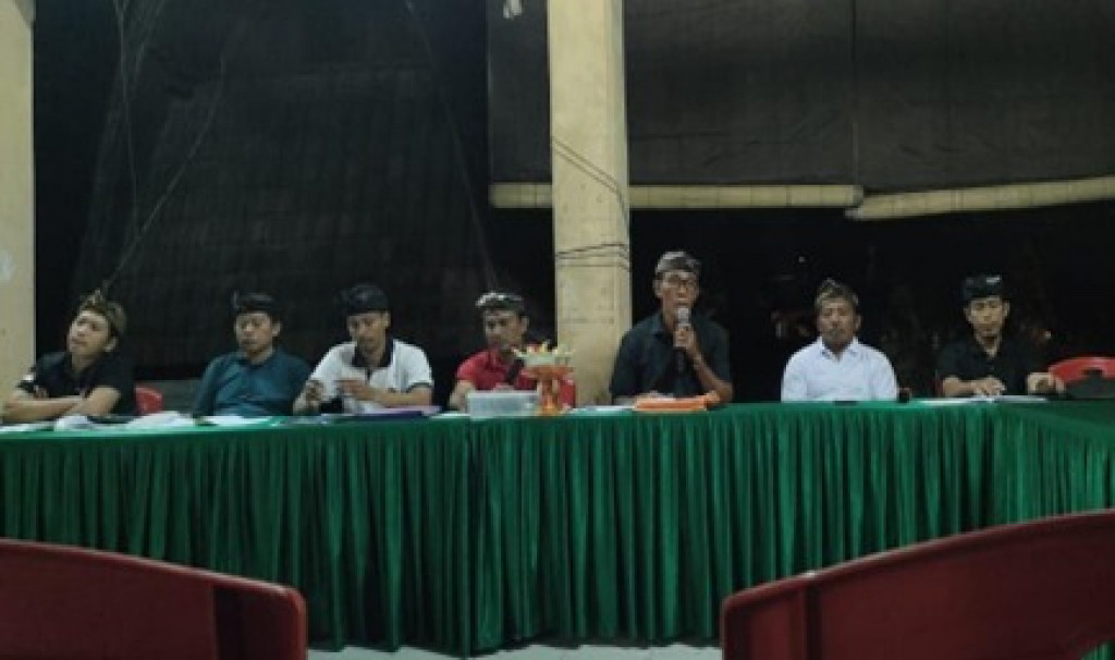 Buda Umanis Krama Banjar Adat Tegeh, Desa Dalung